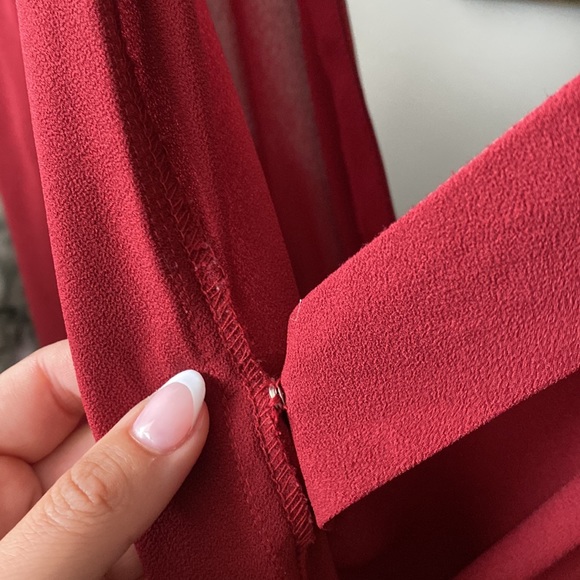 Guess shorts romper - Picture 2 of 3